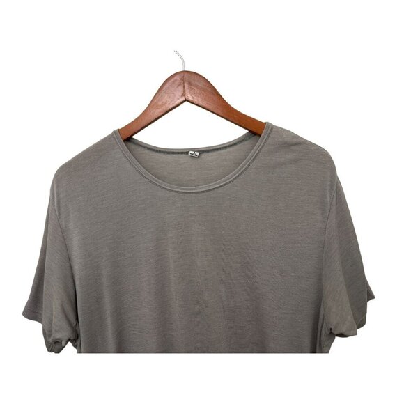 UNIQLO HEATTECH Tee Gray Crewneck T-Shirt Short Sleeve Size Med - Picture 2 of 9